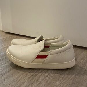 Roots Canada White Leather Flat Loafers Size 7